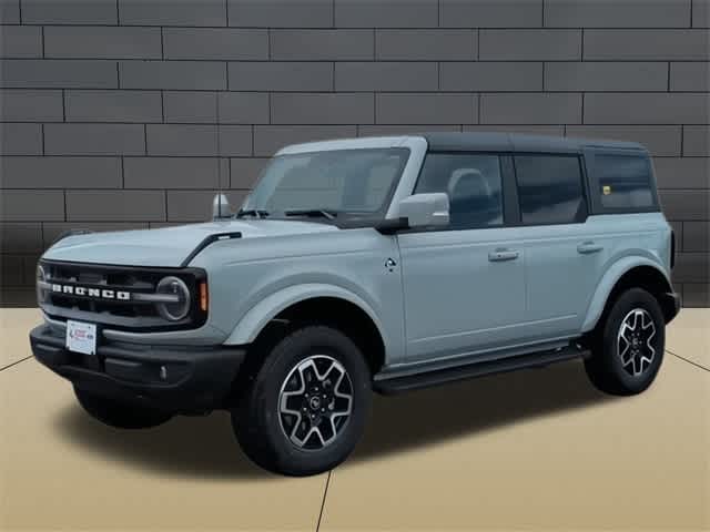 2024 Ford Bronco Outer Banks 4