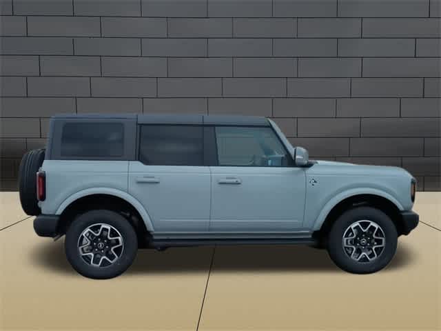 2024 Ford Bronco Outer Banks 9