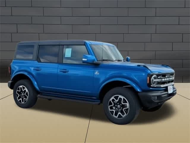 2024 Ford Bronco Outer Banks 2