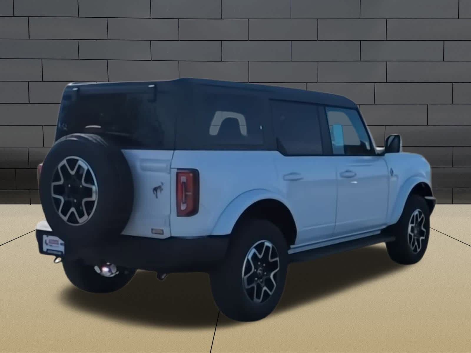 2024 Ford Bronco Outer Banks 8