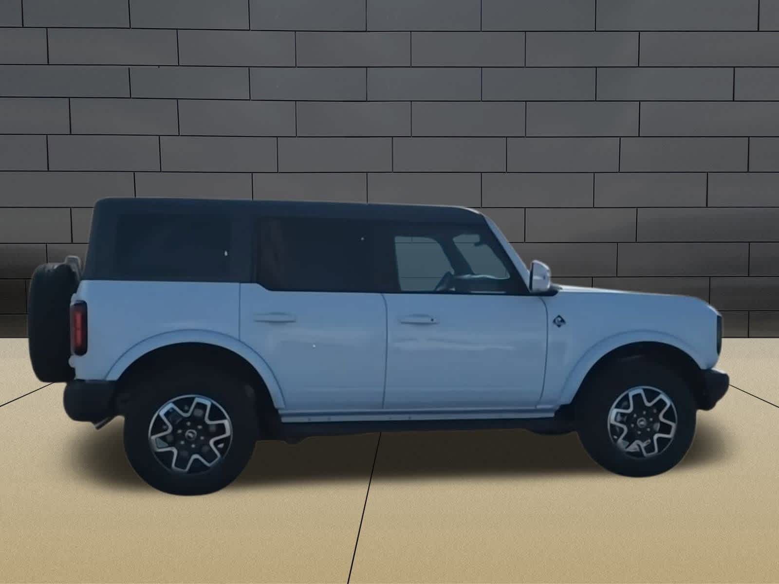 2024 Ford Bronco Outer Banks 9