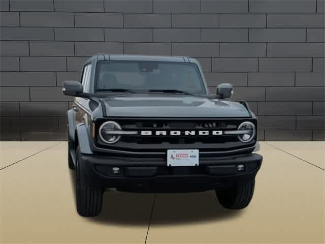 2024 Ford Bronco Outer Banks 3