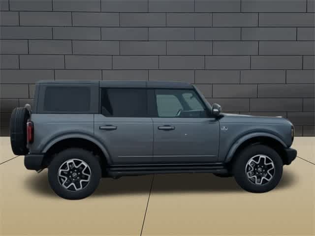 2024 Ford Bronco Outer Banks 9