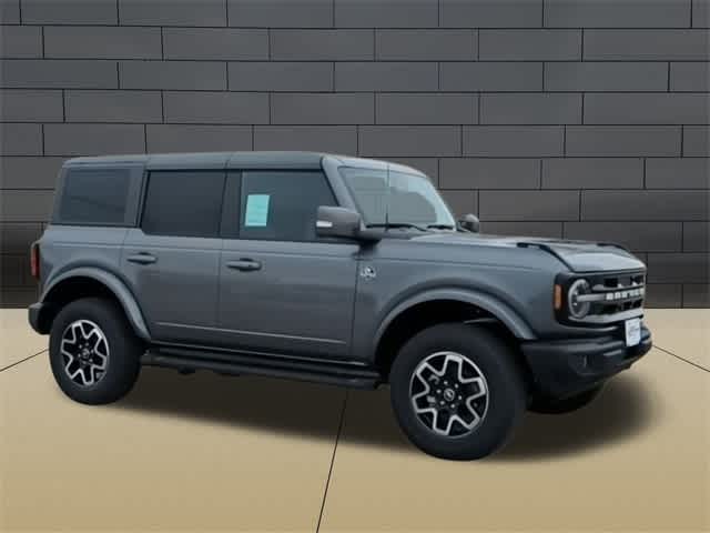 2024 Ford Bronco Outer Banks 2