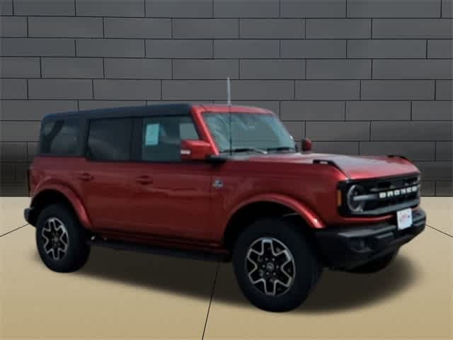 2024 Ford Bronco Outer Banks 2