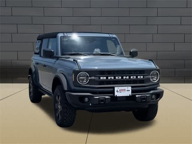 2024 Ford Bronco Black Diamond 3