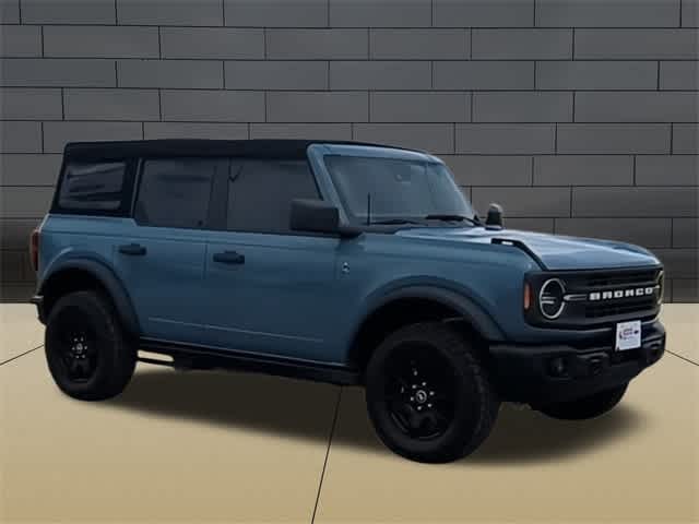 2022 Ford Bronco Black Diamond 2