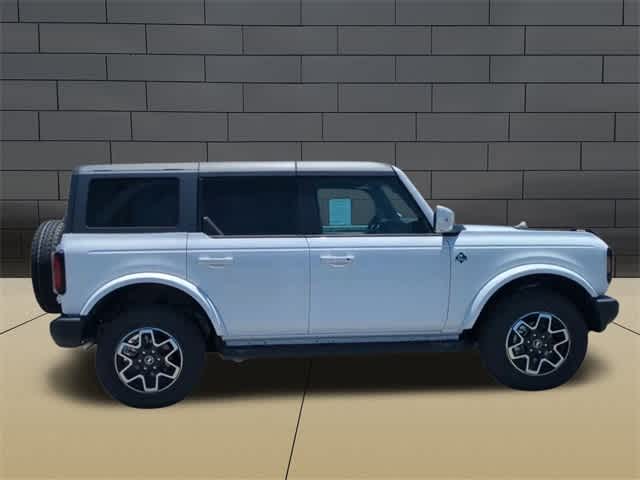 2024 Ford Bronco Outer Banks 9