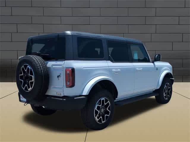 2024 Ford Bronco Outer Banks 8