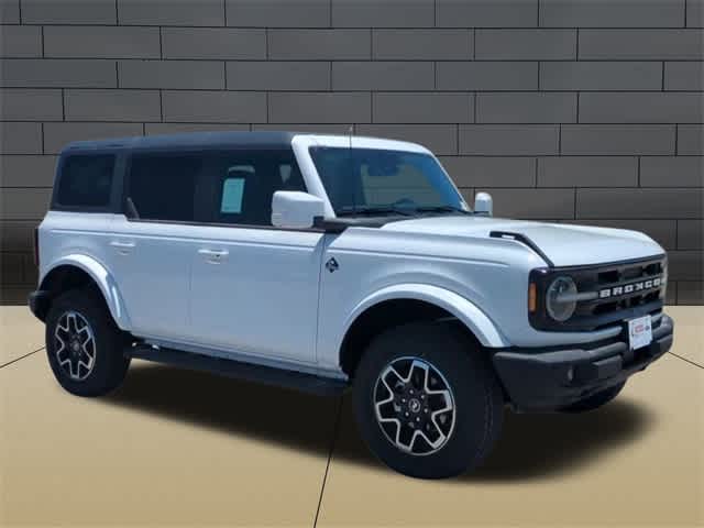 2024 Ford Bronco Outer Banks 2