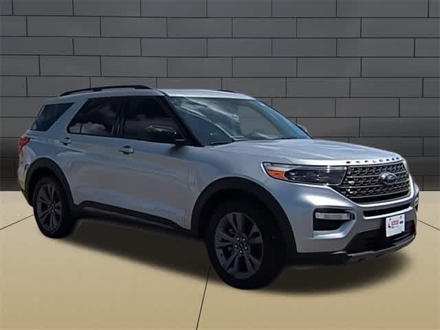 2022 Ford Explorer XLT 2