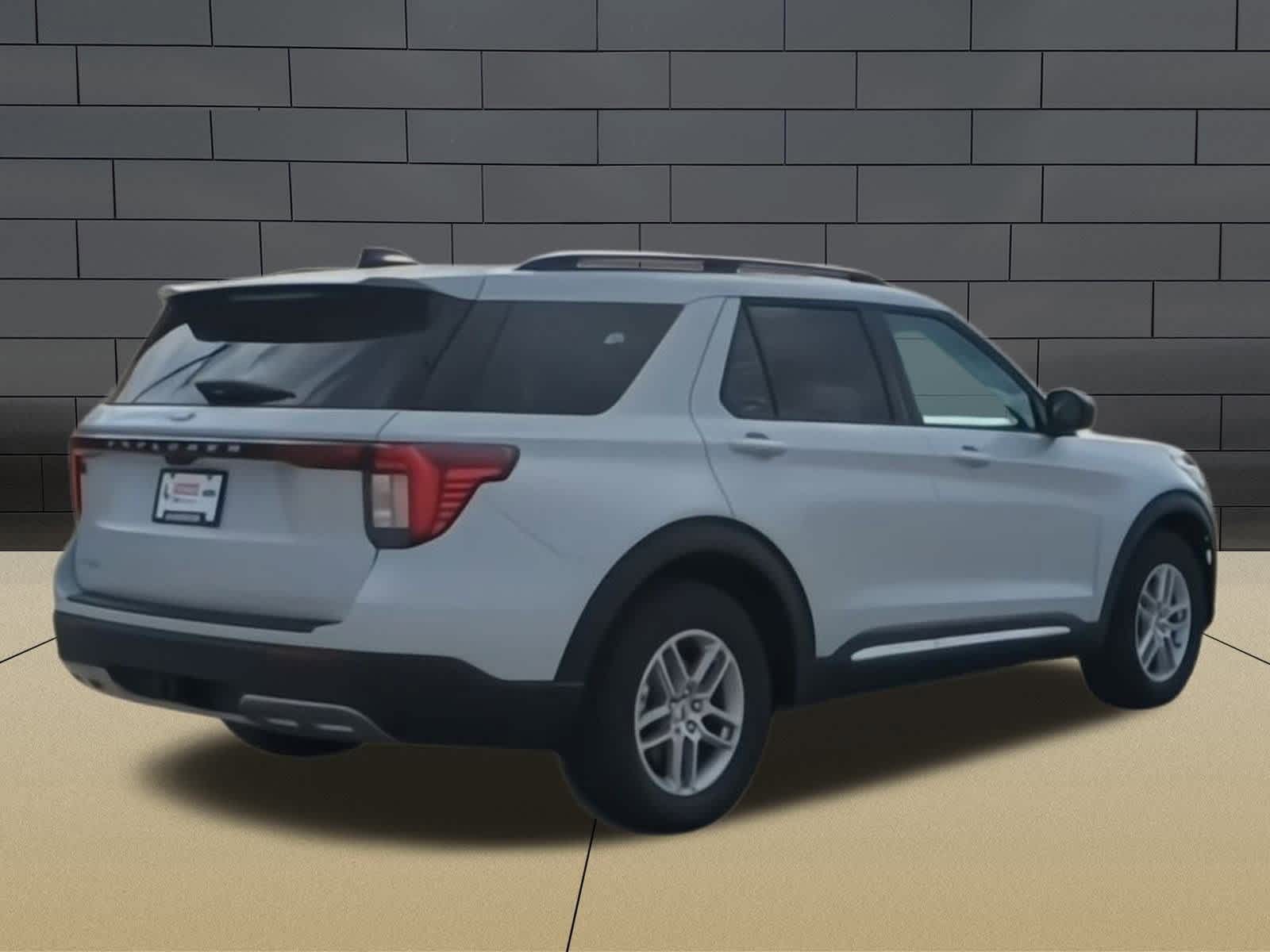 2025 Ford Explorer Active 8