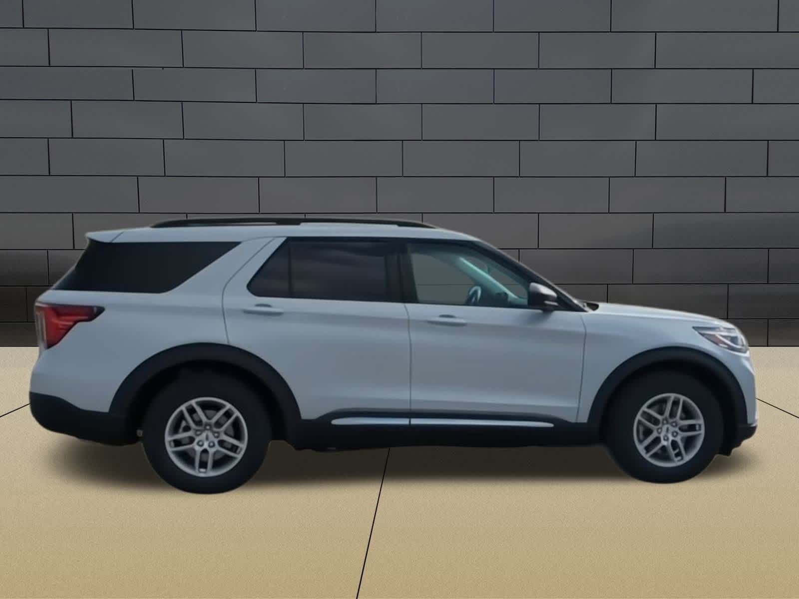 2025 Ford Explorer Active 9