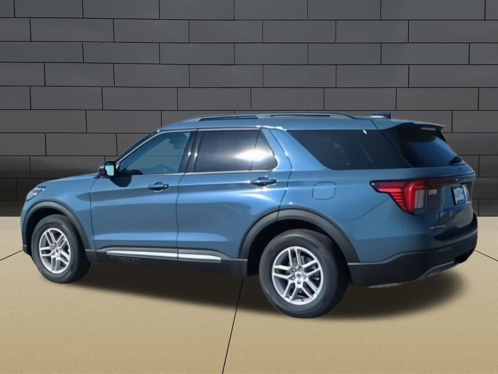 2025 Ford Explorer Active 6