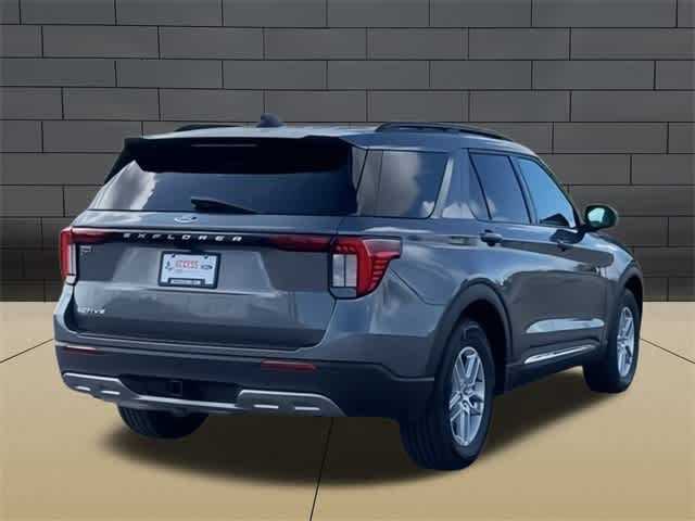 2025 Ford Explorer Active 8