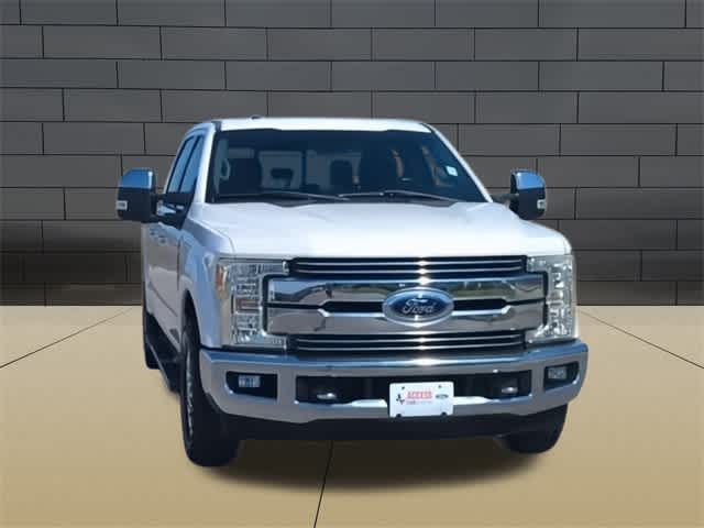 2017 Ford Super Duty F-250 SRW Lariat 2WD Crew Cab 6.75 Box 3