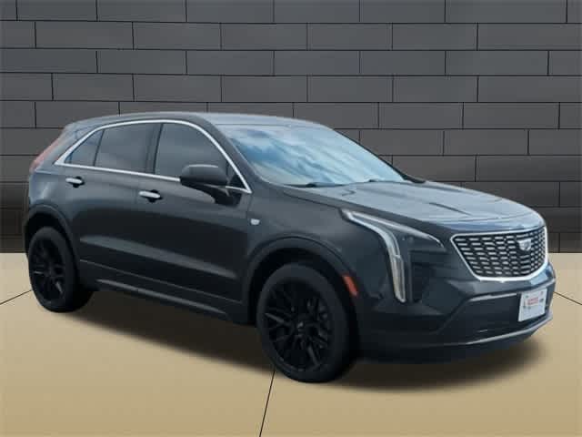 2023 Cadillac XT4 FWD Luxury 2