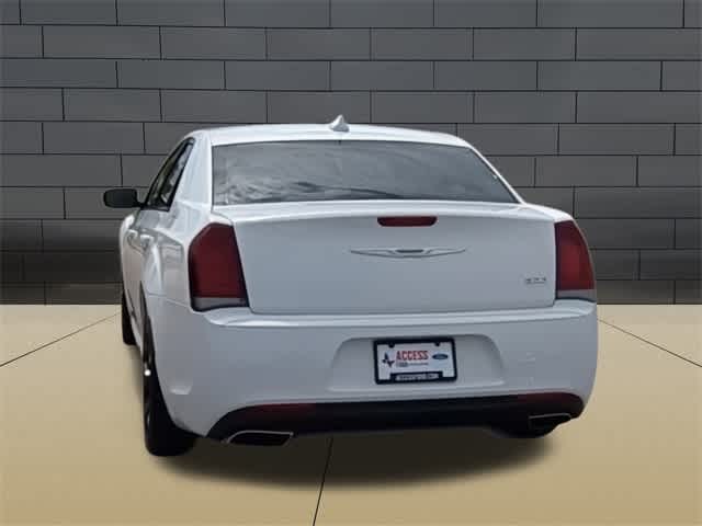 2019 Chrysler 300 Touring 7