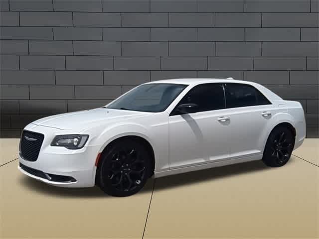 2019 Chrysler 300 Touring 4