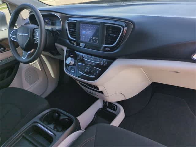 2018 Chrysler Pacifica Touring Plus 26