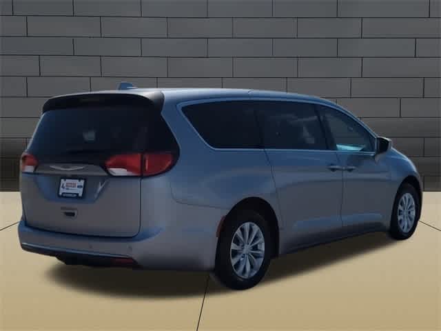 2018 Chrysler Pacifica Touring Plus 8