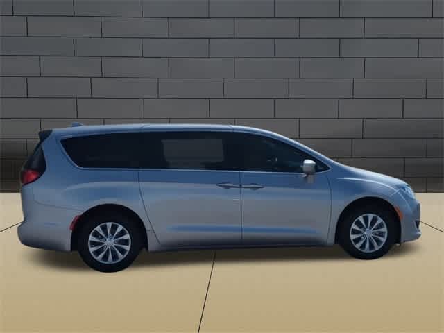 2018 Chrysler Pacifica Touring Plus 9