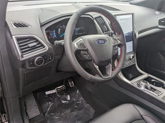 2024 Ford Edge ST-Line 2