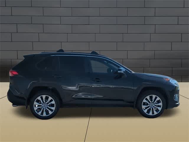 2021 Toyota RAV4 XLE Premium 9