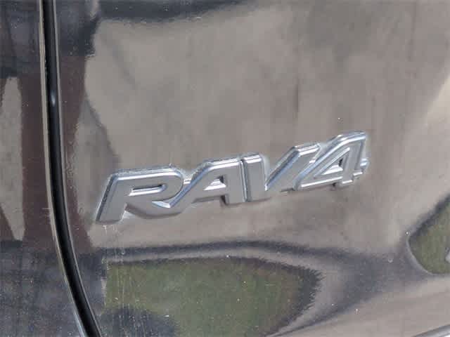 2021 Toyota RAV4 XLE Premium 31