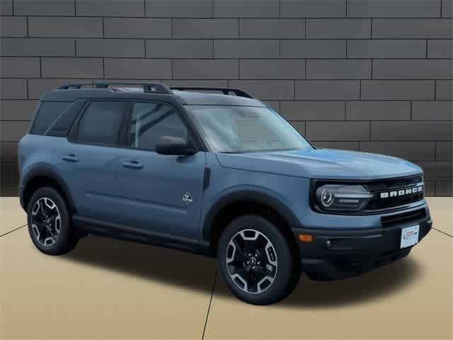 2024 Ford Bronco Sport Outer Banks 2