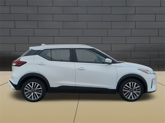 2023 Nissan Kicks SV 9