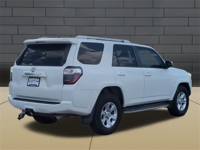 2017 Toyota 4Runner SR5 Premium 8