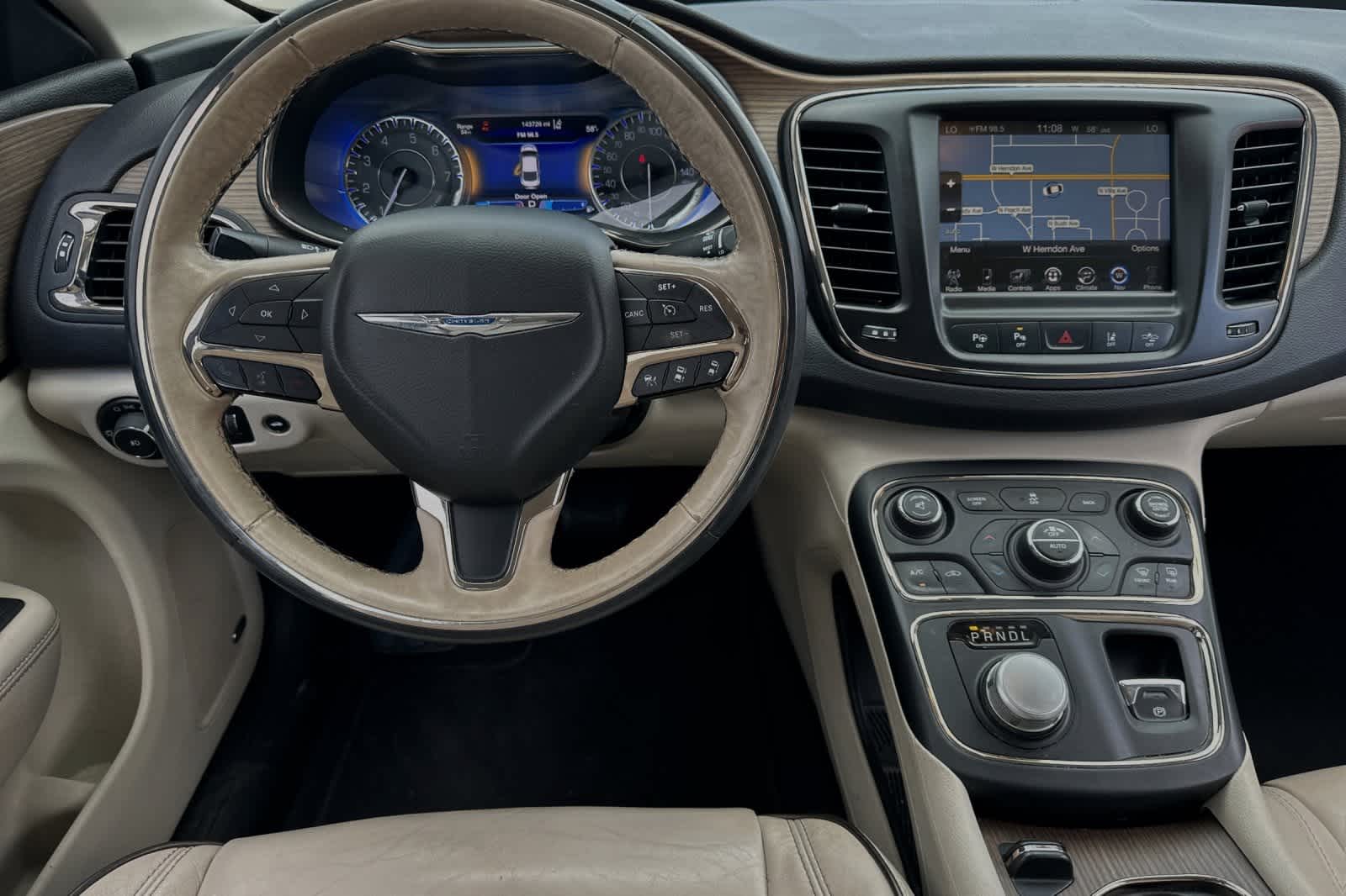 2015 Chrysler 200 C 17