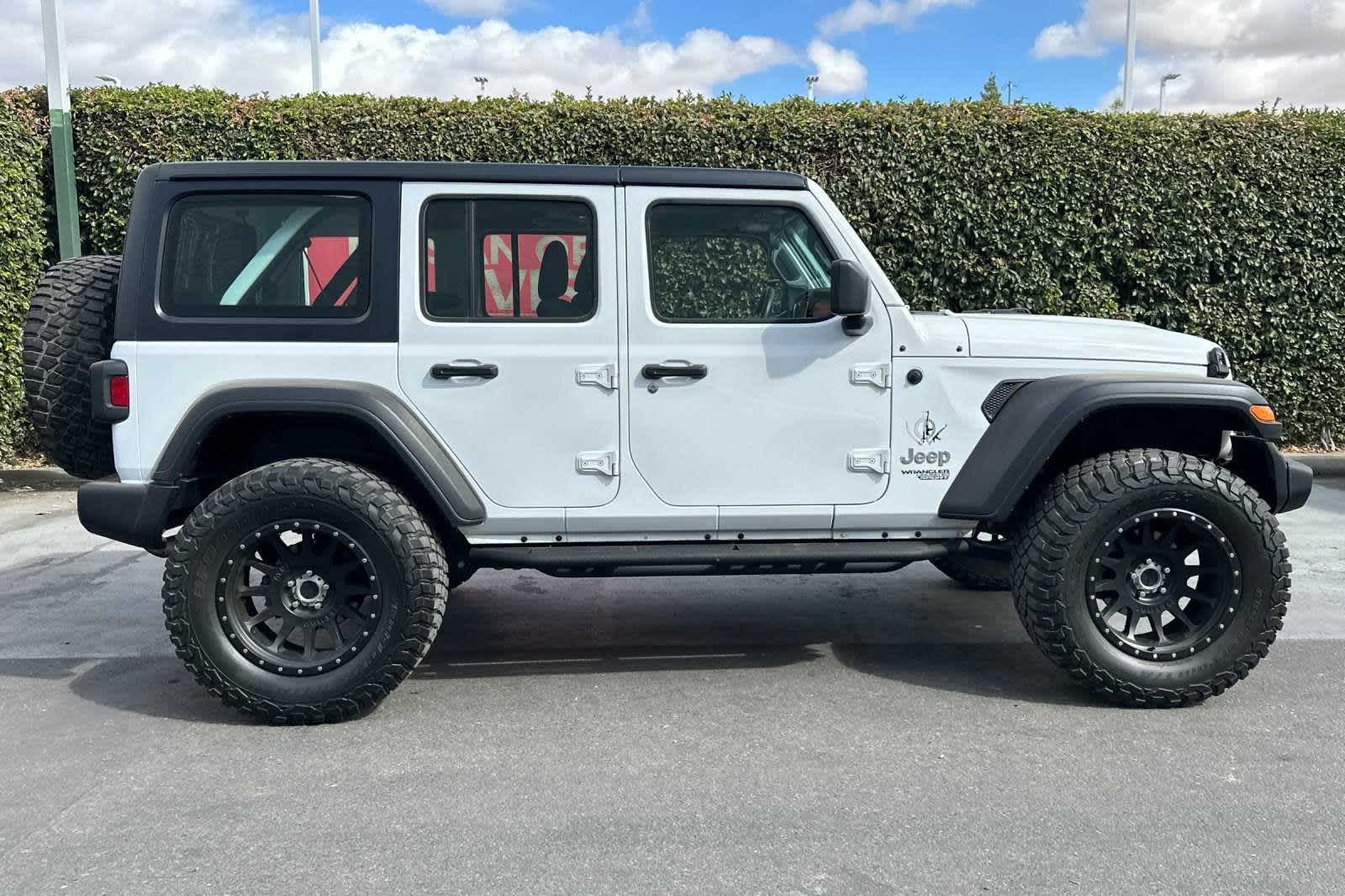 2018 Jeep Wrangler Unlimited Sport 9