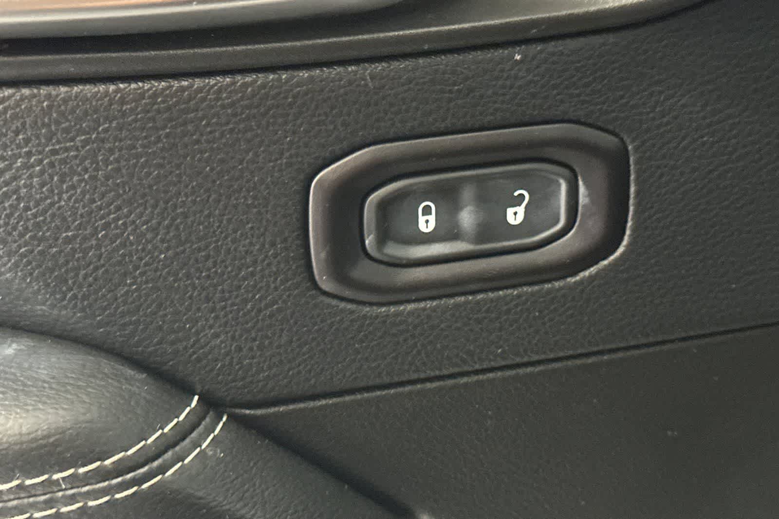 2018 Jeep All-New Wrangler Unlimited Sahara - Photo 14