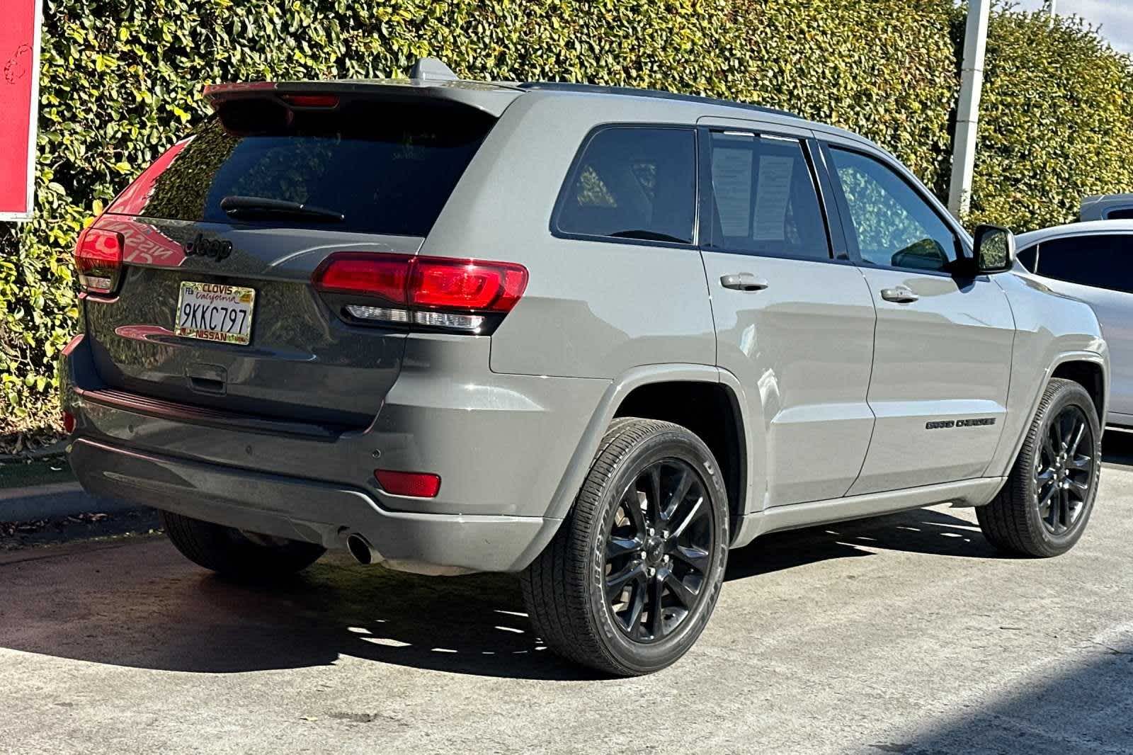 2021 Jeep Grand Cherokee Laredo X 3