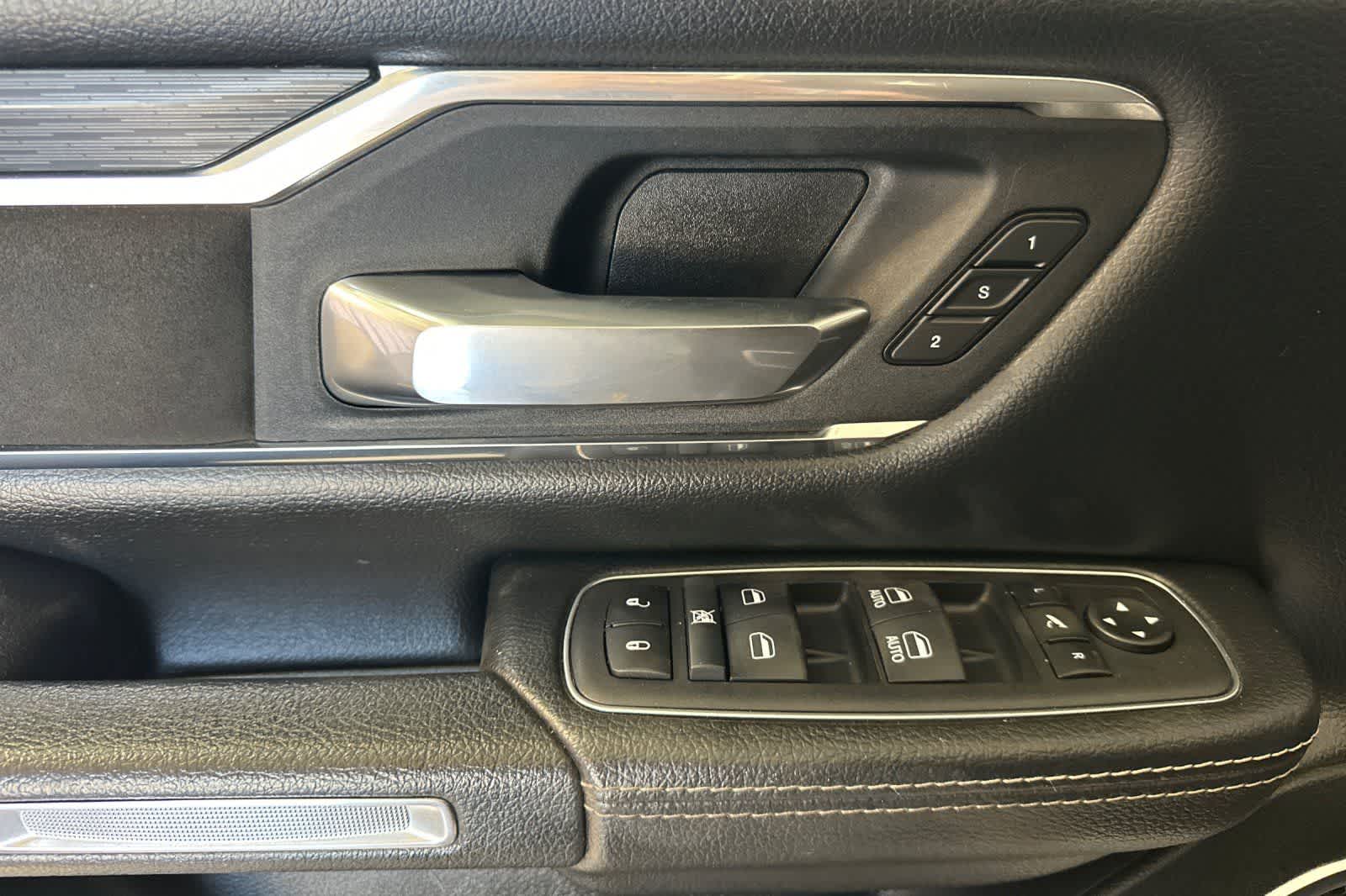 2024 RAM Ram 1500 Pickup Laramie - Photo 15