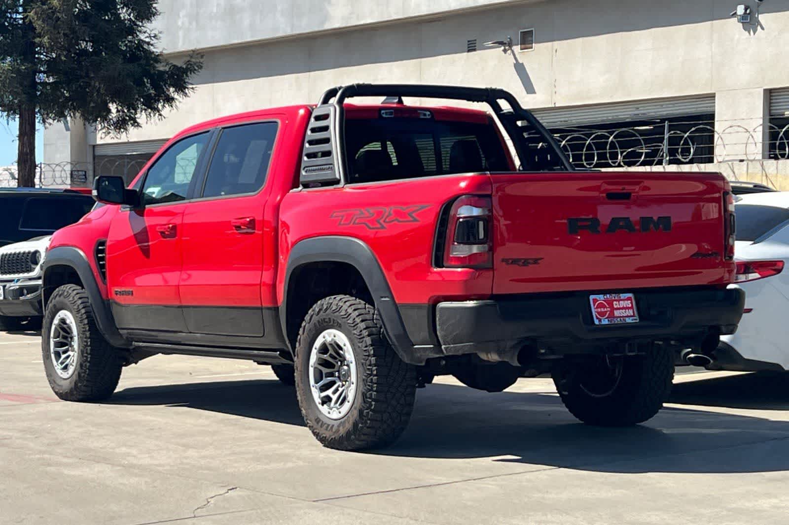 View vehicle photo 7