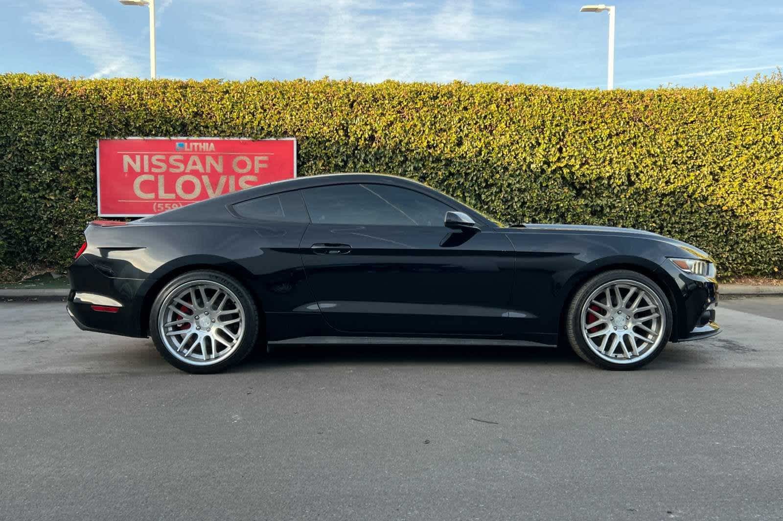 2017 Ford Mustang EcoBoost 9