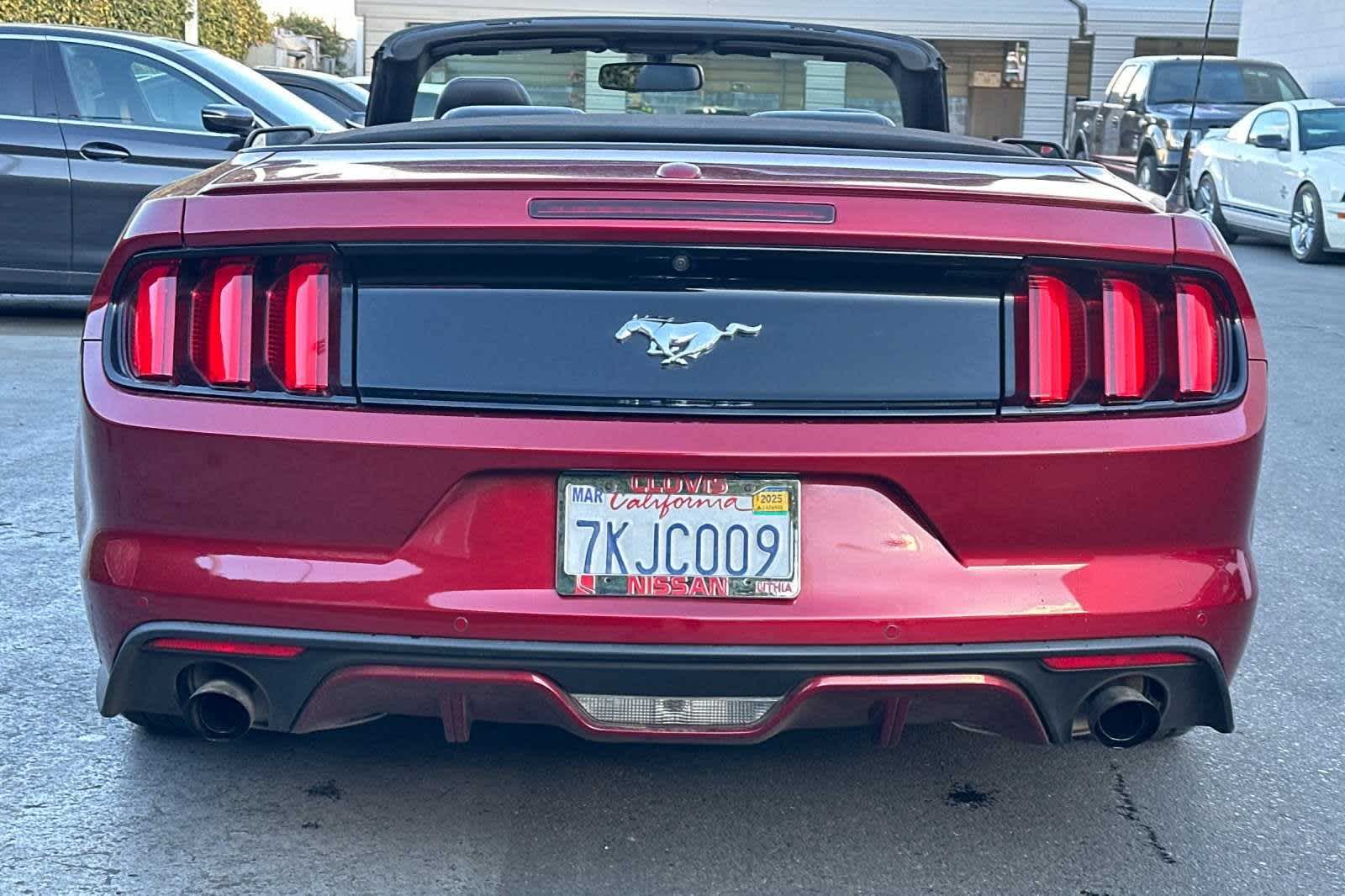 2015 Ford Mustang EcoBoost Premium 8