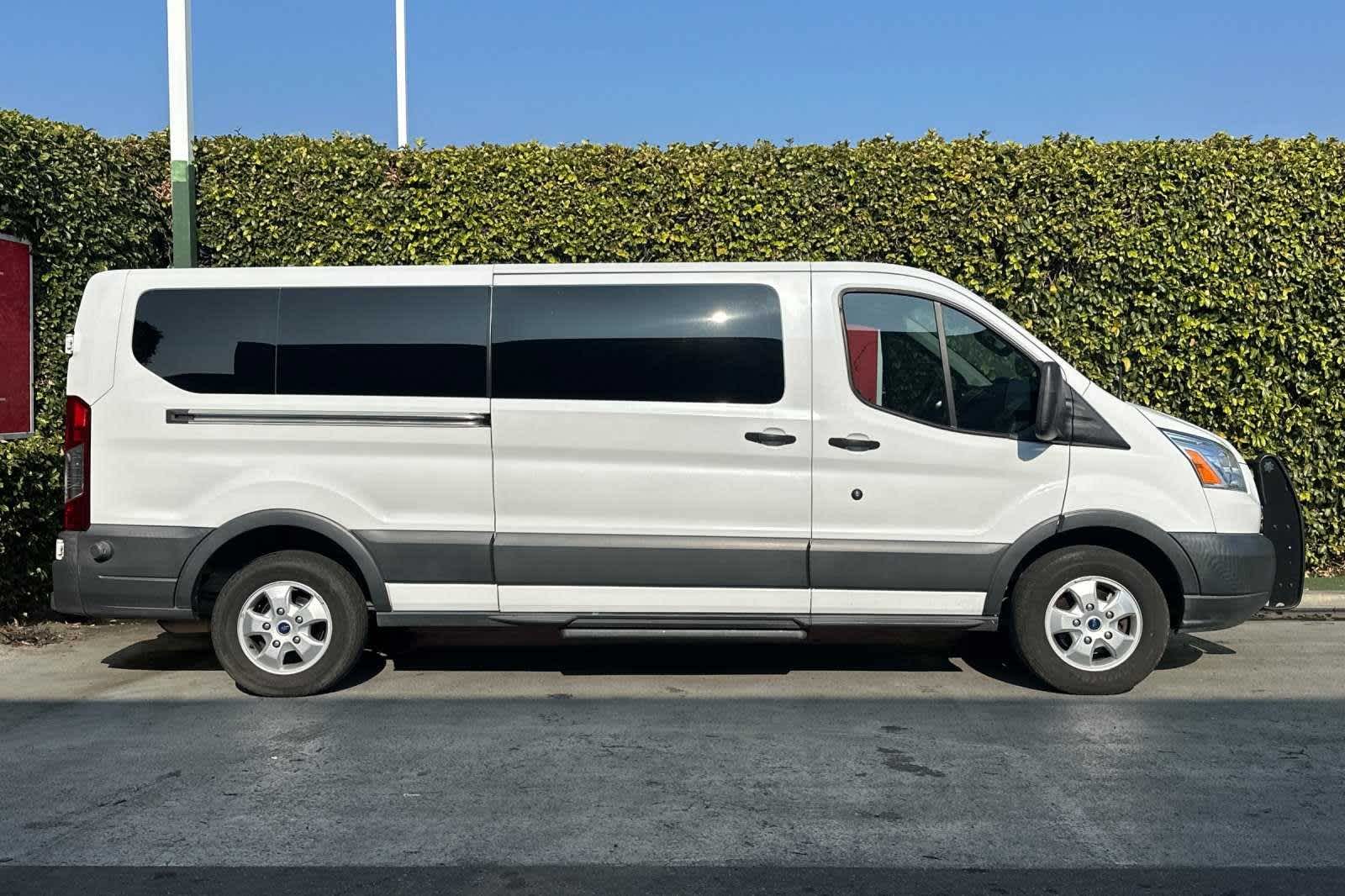 2018 Ford Transit Passenger XLT 9