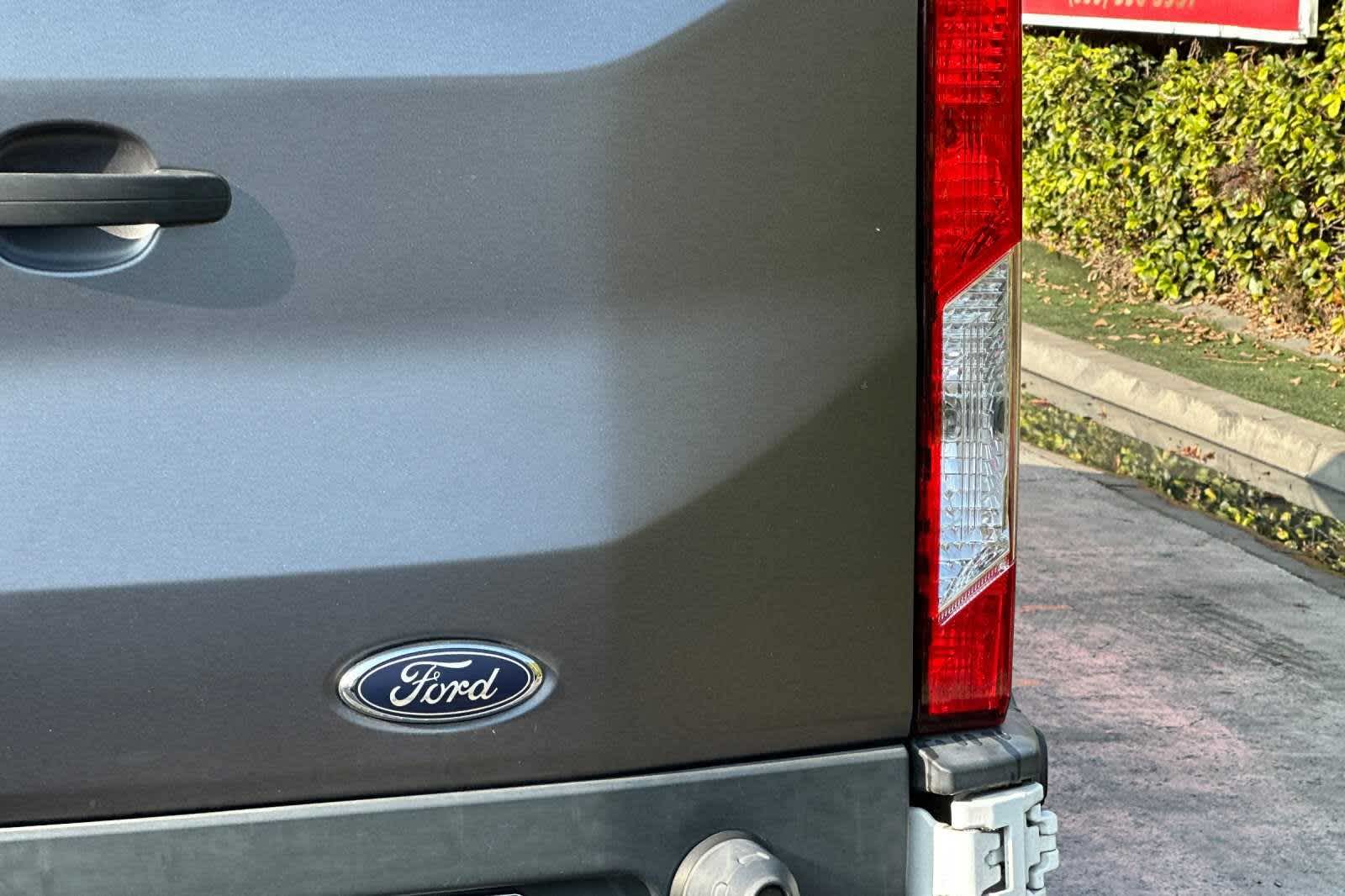 2017 Ford Transit XLT 13