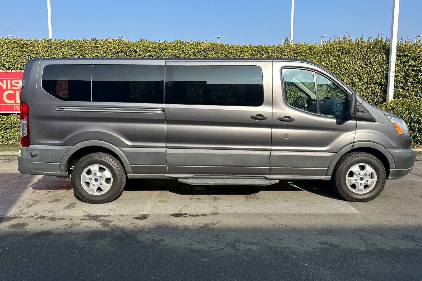 2017 Ford Transit XLT 9