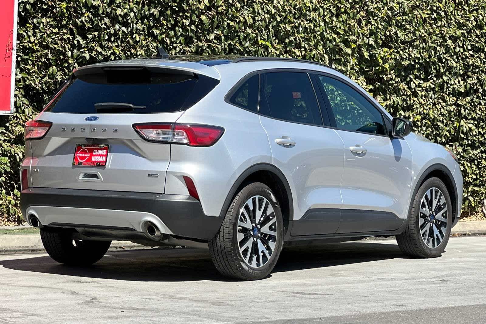 2020 Ford Escape SE Sport Hybrid 3