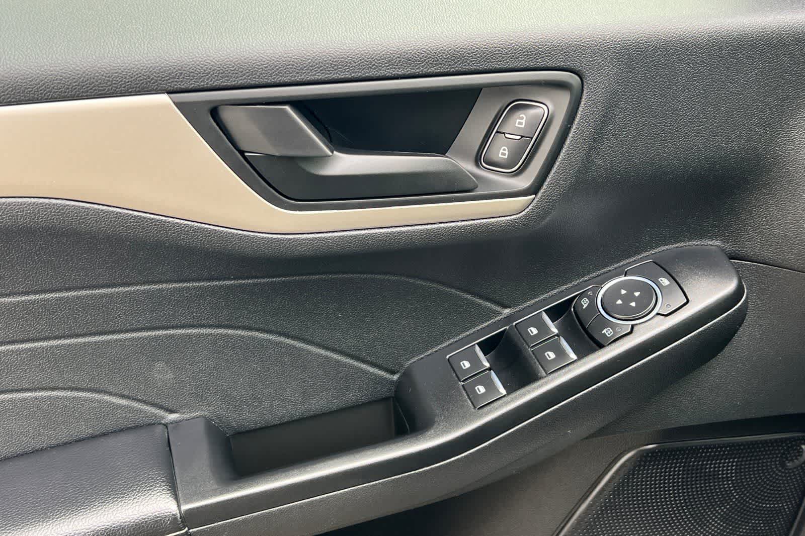 2022 Ford Escape SE - Photo 13