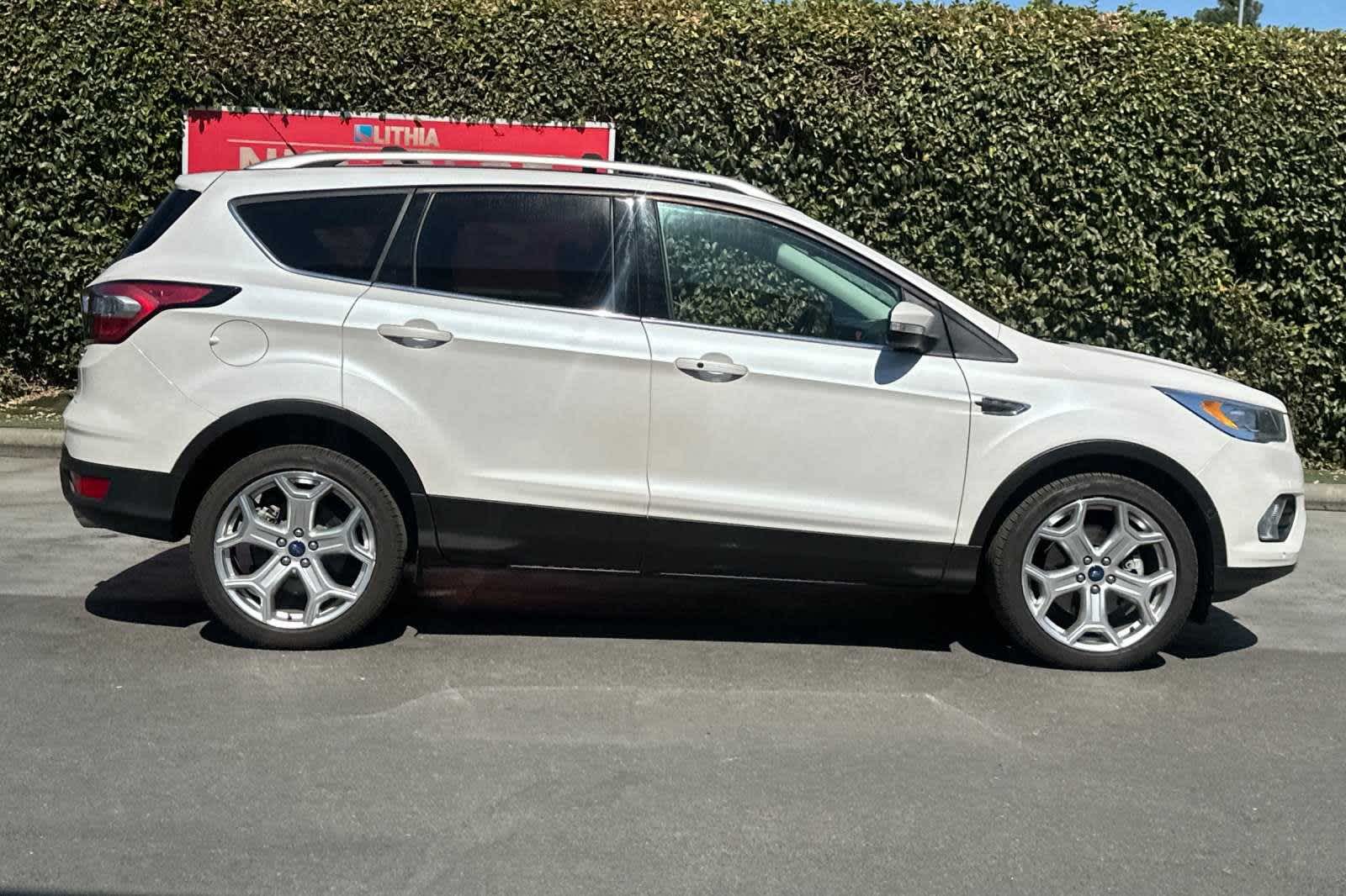 2017 Ford Escape Titanium 9