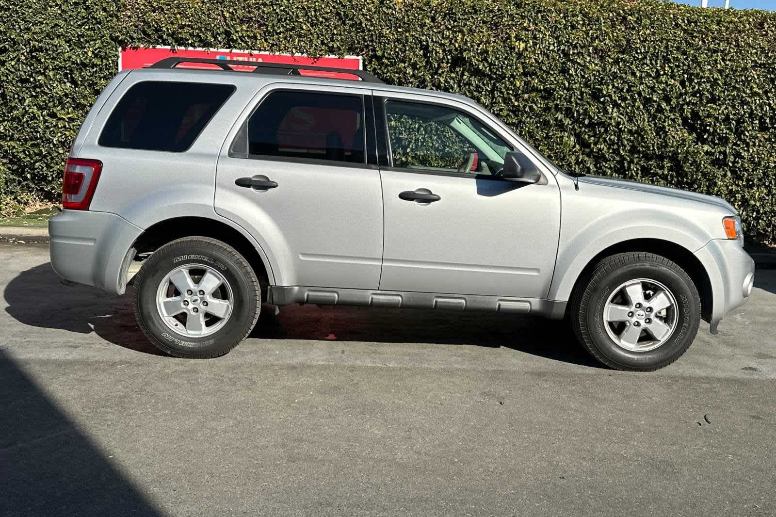 2009 Ford Escape XLT 9