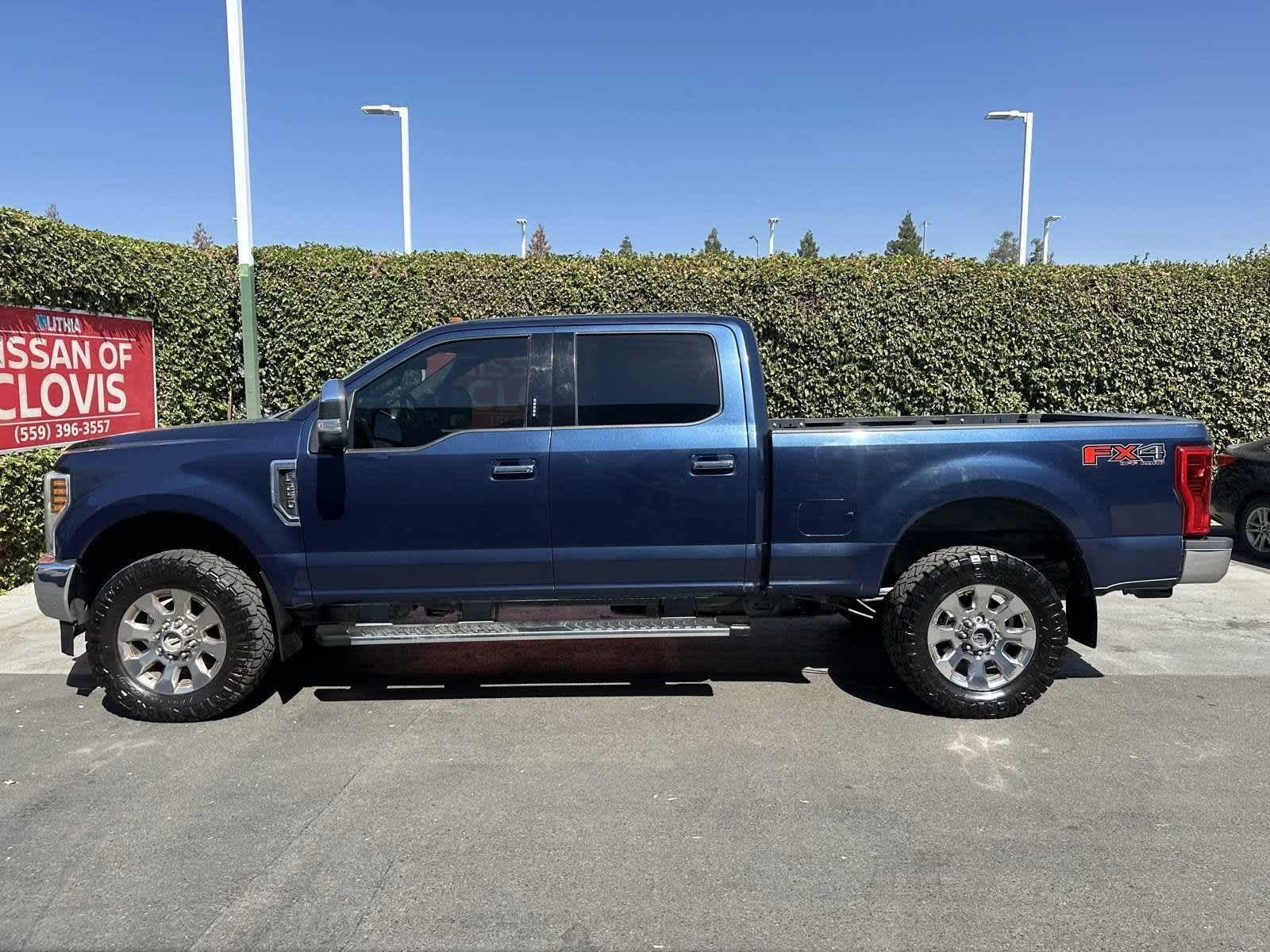 2018 Ford Super Duty F-250 SRW LARIAT 4WD Crew Cab 6.75 Box 12