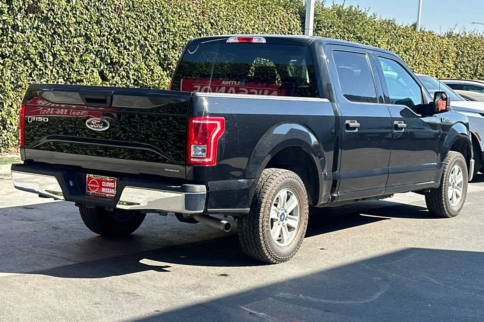 2015 Ford F-150 XLT 2WD SuperCrew 145 3