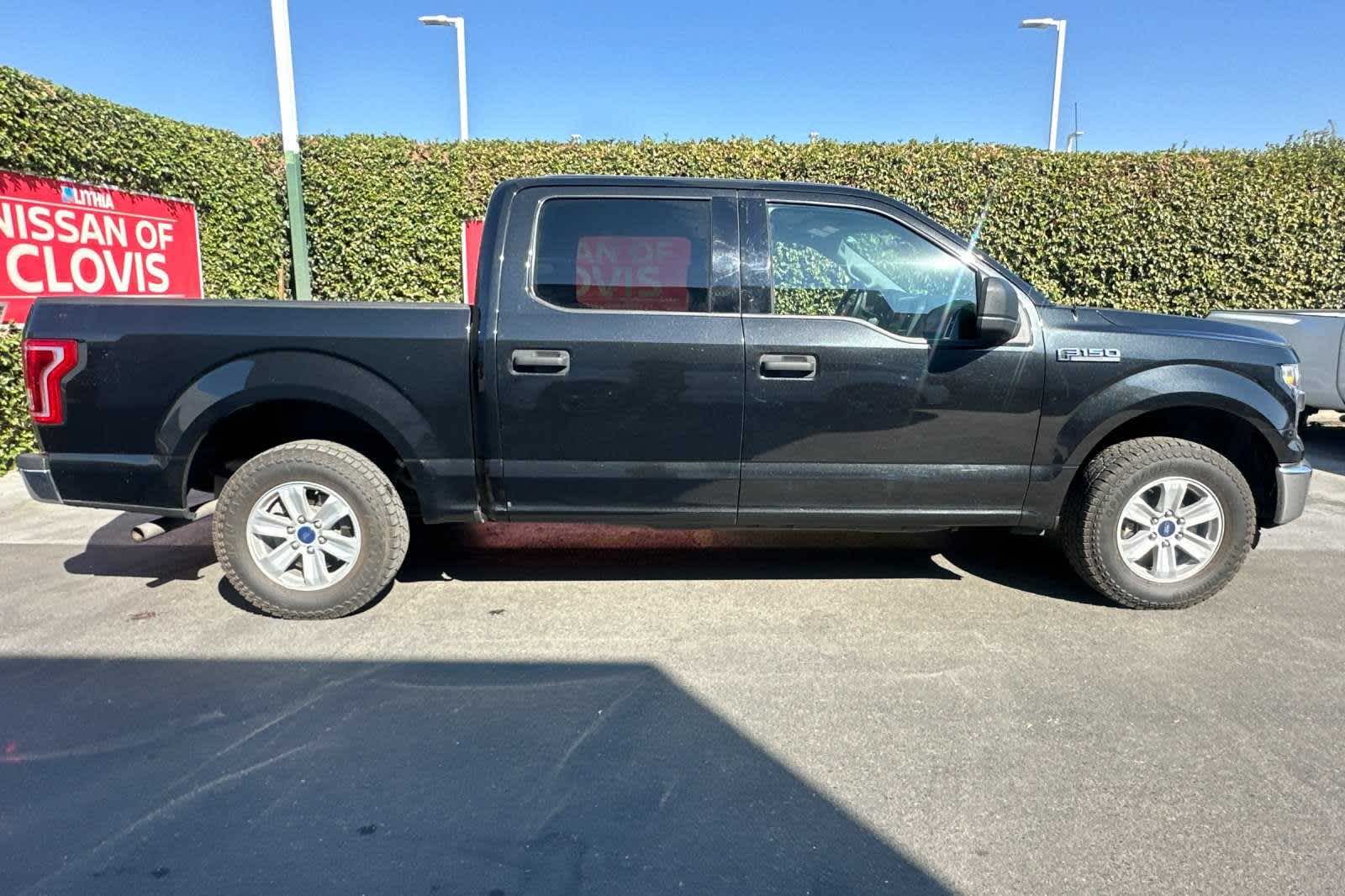 2015 Ford F-150 XLT 2WD SuperCrew 145 9